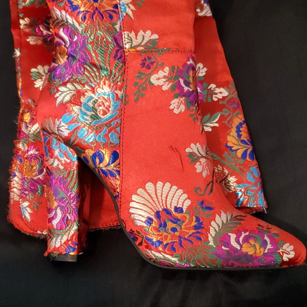 Boots - Picture 2 of 4